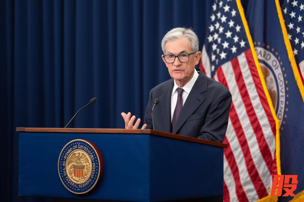 9月17日，美国联邦储备委员会主席鲍威尔在华盛顿出席记者会。据新华社